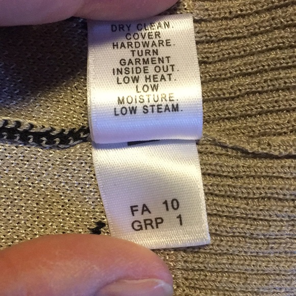 St John argyle short sleeve signature buttons - Picture 8 of 8